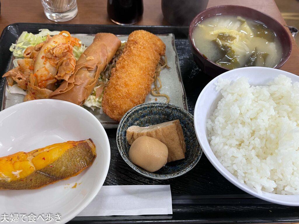 柏や　ボリューム満点の日替定食