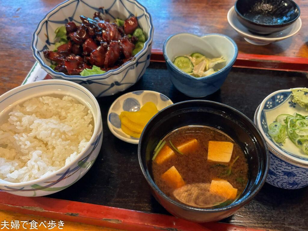 奥藤分店　山梨の名物料理鶏もつ煮