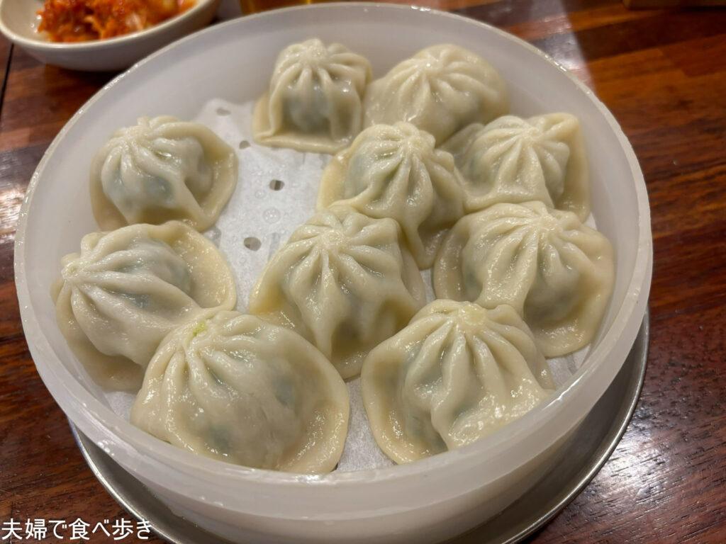 蒸餃子とカルグクスが名物