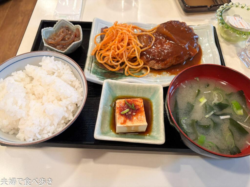 マンガ本充実の喫茶店ランチ