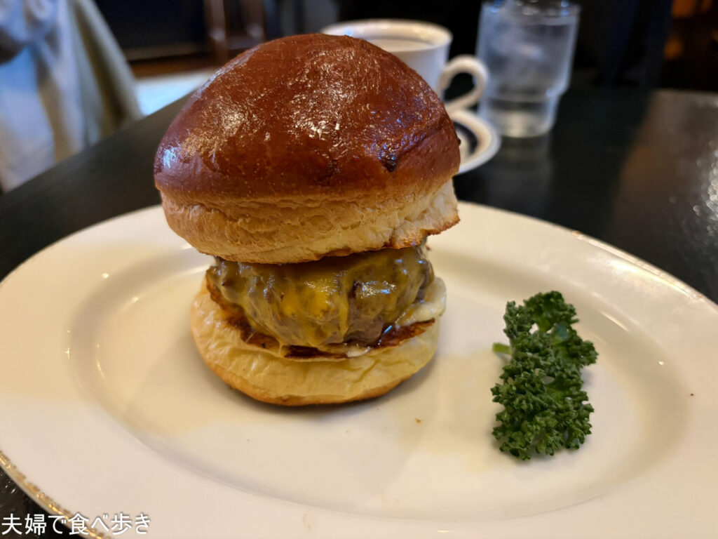 シヤチルでハンバーガー