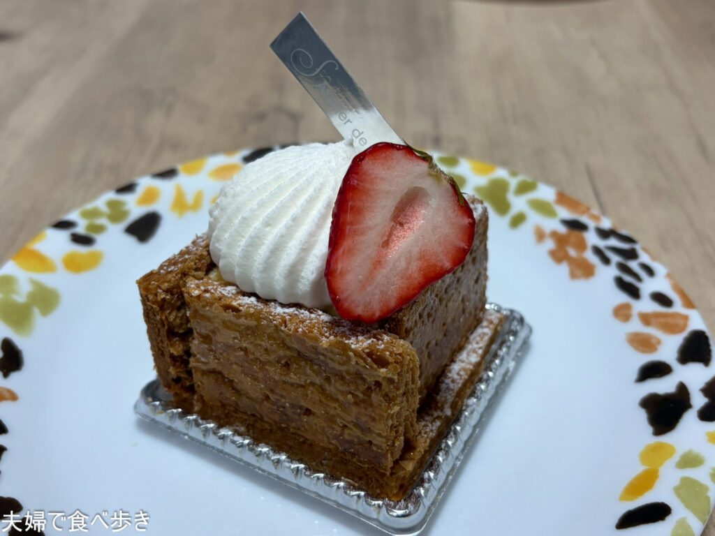 シュークリーのケーキ
