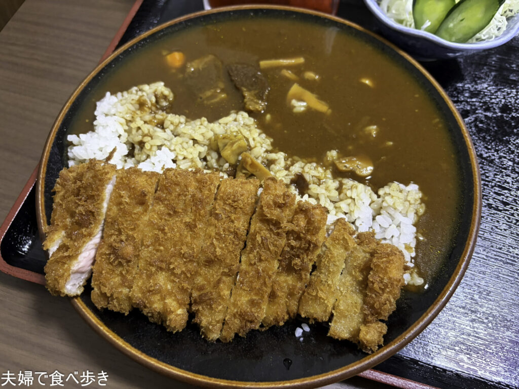 肉屋の食堂のカツカレー