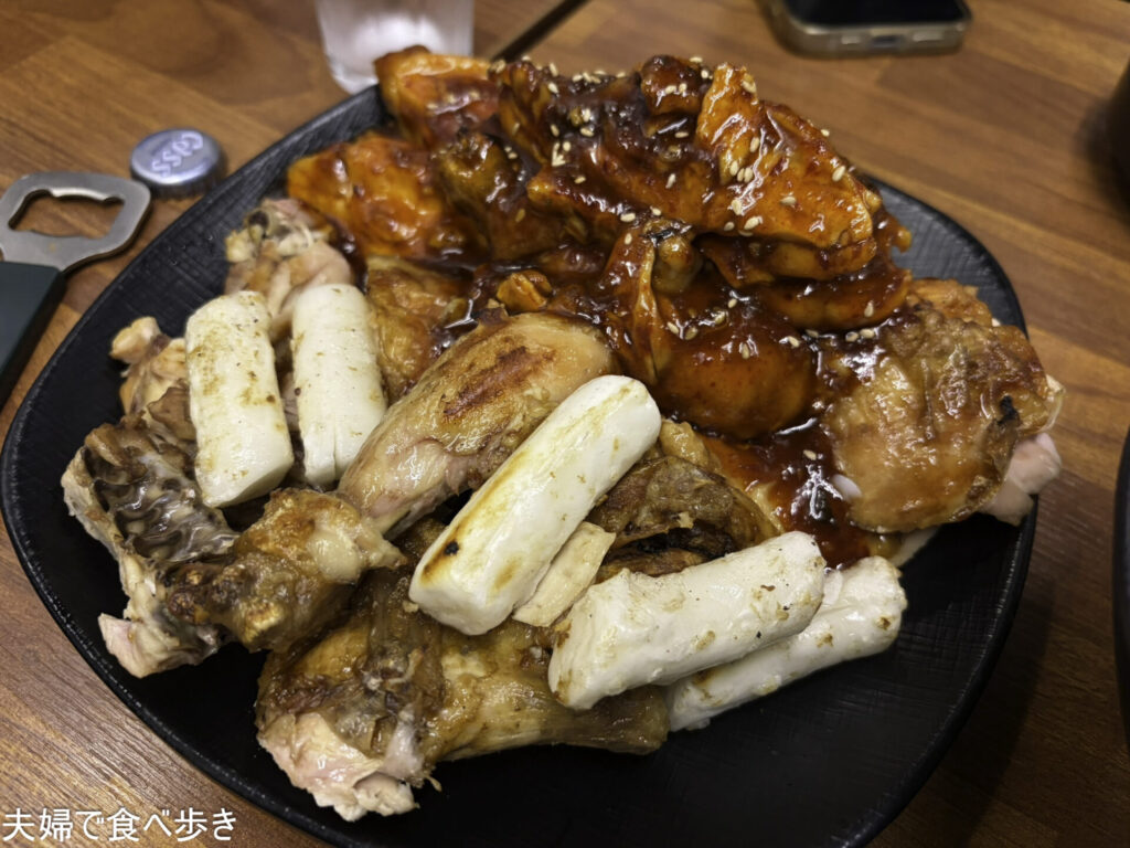 丸鶏の炭火(참나무=ナラの薪)焼き