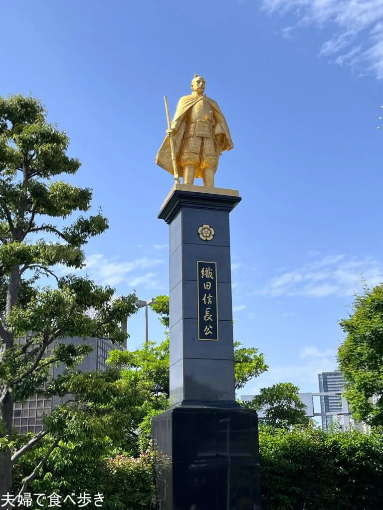 岐阜駅　織田信長像