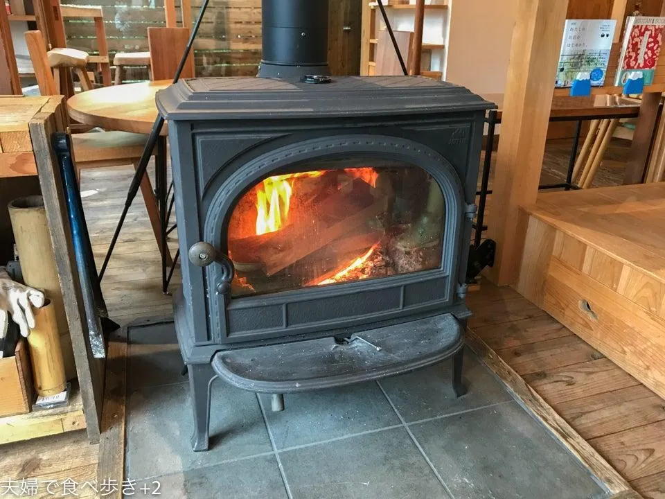 NARAYA CAFE　宮ノ下の足湯のあるカフェ