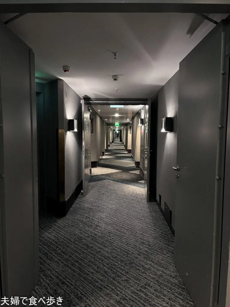 空港近くのシェラトンホテル