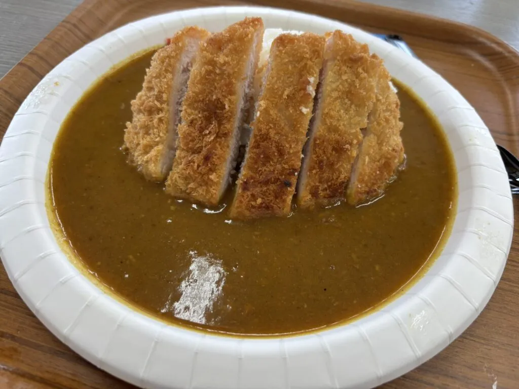 卒展はカツカレー