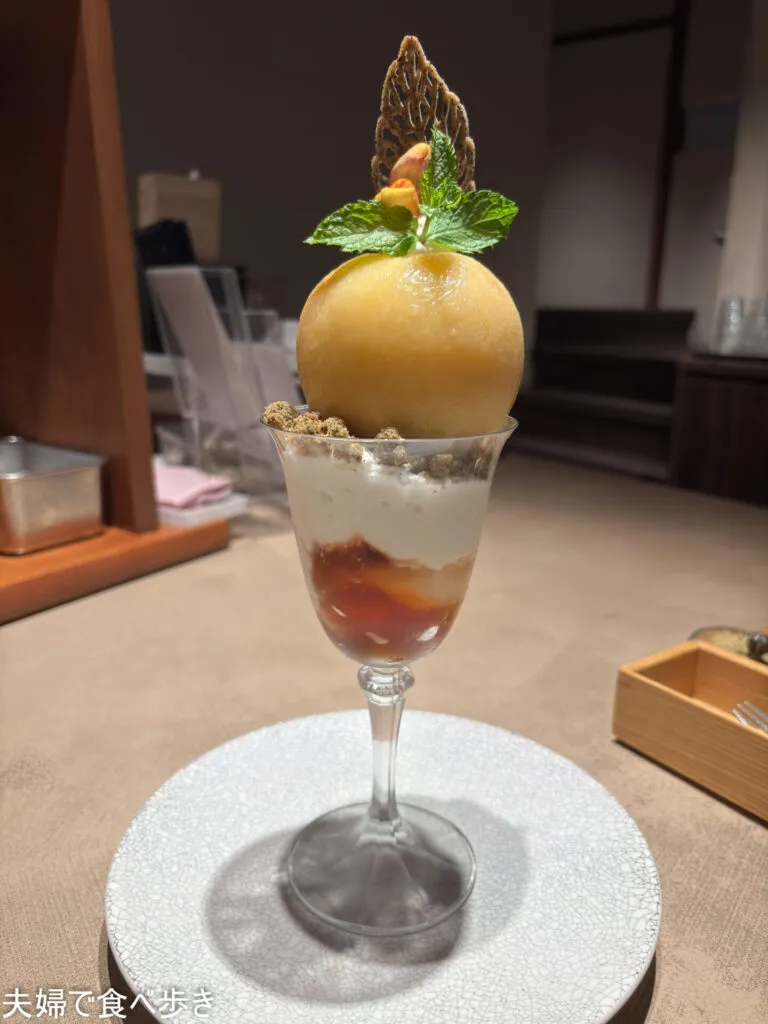 神楽坂茶寮の夏の桃パフェ
